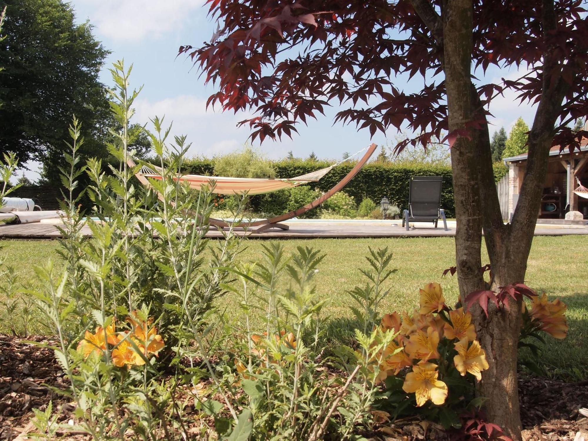 Chambre Familiale Au Coeur De La Nature Avec Jardin Et Piscine Privee, Ideale Pour Explorer Le Loiret - Fr-1-590-265 Bed & Breakfast Vitry-aux-Loges Exterior photo