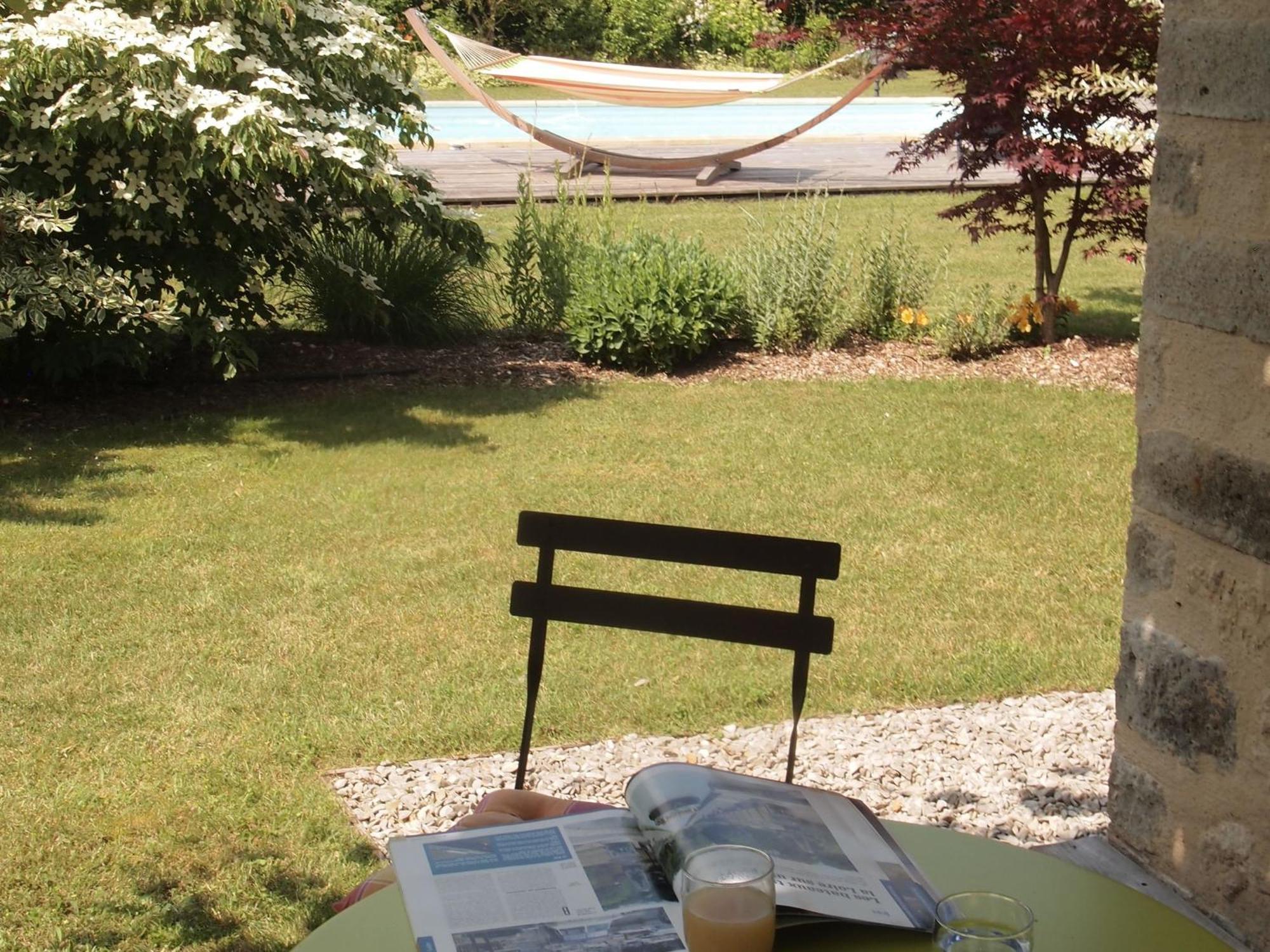 Chambre Familiale Au Coeur De La Nature Avec Jardin Et Piscine Privee, Ideale Pour Explorer Le Loiret - Fr-1-590-265 Bed & Breakfast Vitry-aux-Loges Exterior photo