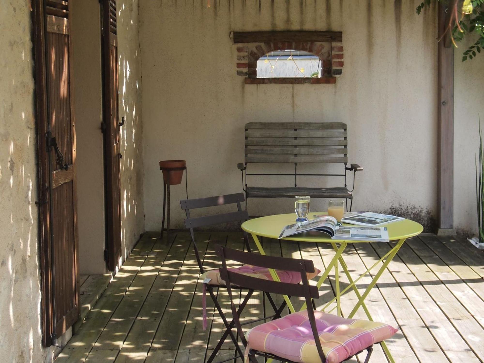 Chambre Familiale Au Coeur De La Nature Avec Jardin Et Piscine Privee, Ideale Pour Explorer Le Loiret - Fr-1-590-265 Bed & Breakfast Vitry-aux-Loges Exterior photo