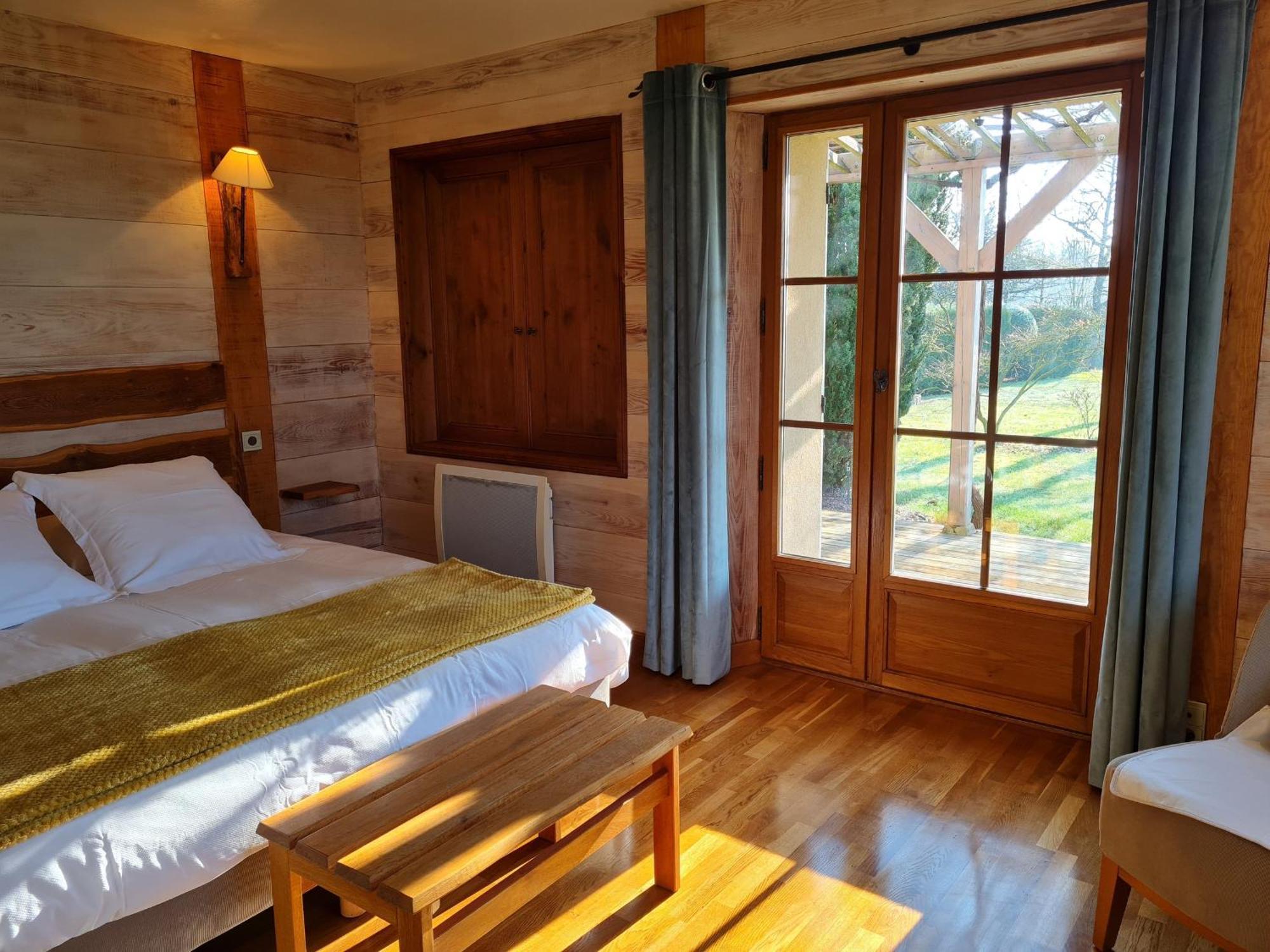 Chambre Familiale Au Coeur De La Nature Avec Jardin Et Piscine Privee, Ideale Pour Explorer Le Loiret - Fr-1-590-265 Bed & Breakfast Vitry-aux-Loges Exterior photo